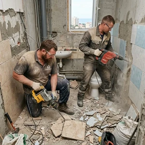 Демонтаж керамической плитки в ванной и туалете в Новороссийске | Снятие кафеля в санузле