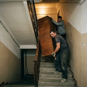 Вынос старой мебели на утилизацию в Новороссийске | Грузчики
